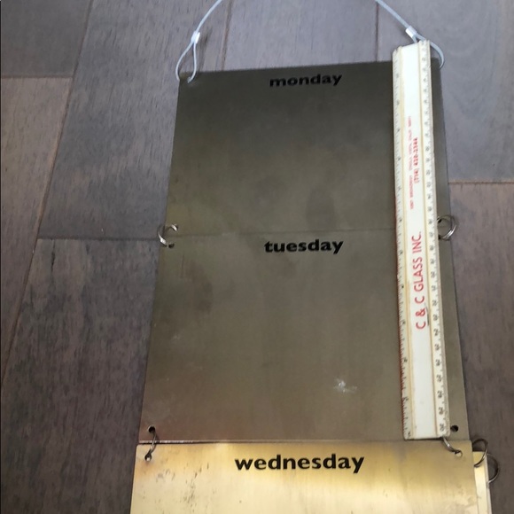 Metal magnetic wall hanging for organizing! - Picture 3 of 5